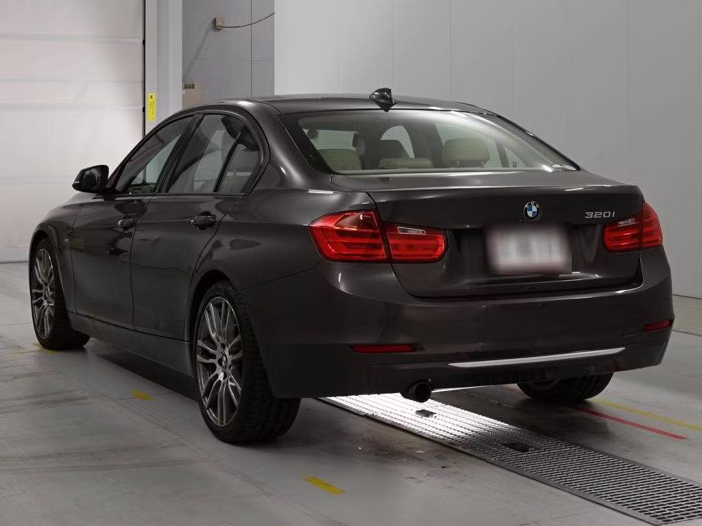 BMW 3-SERIES