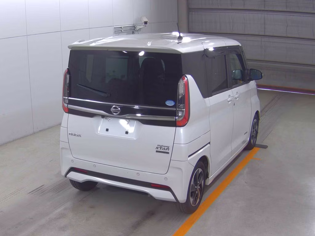 NISSAN ROOX
