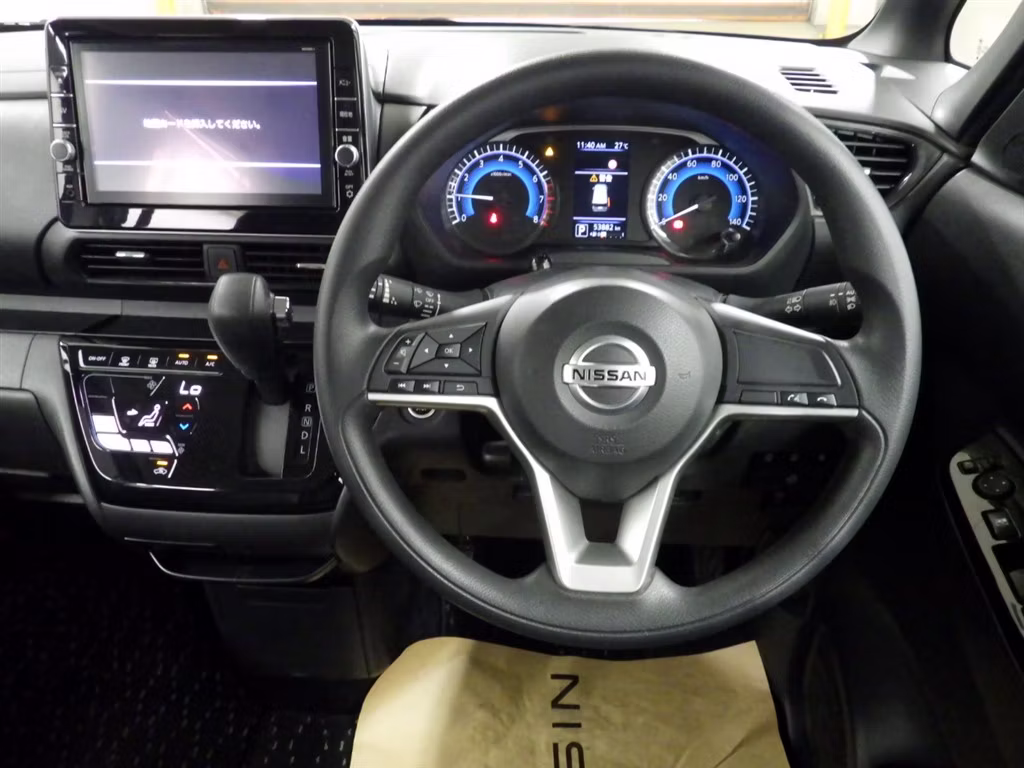 NISSAN ROOX