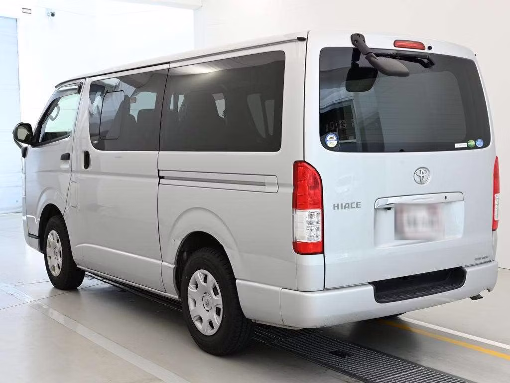 TOYOTA REGIUS ACE