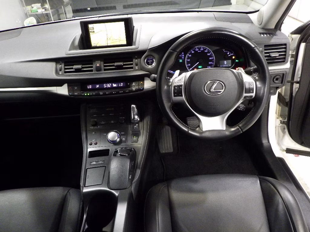 LEXUS CT200H