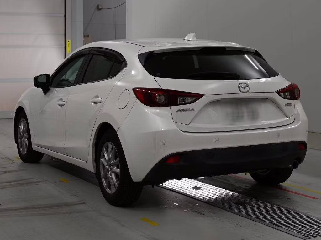 MAZDA AXELA