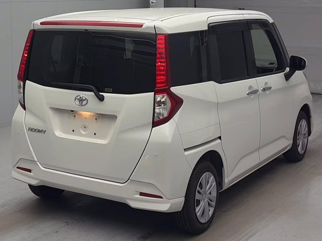 TOYOTA ROOMY