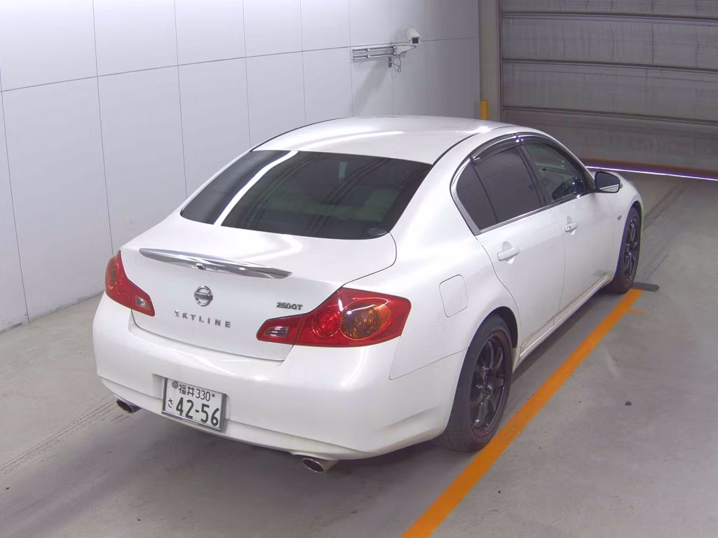 NISSAN SKYLINE