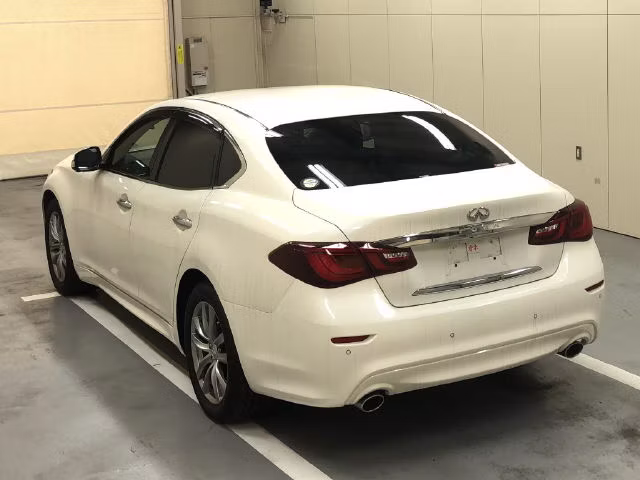 NISSAN FUGA