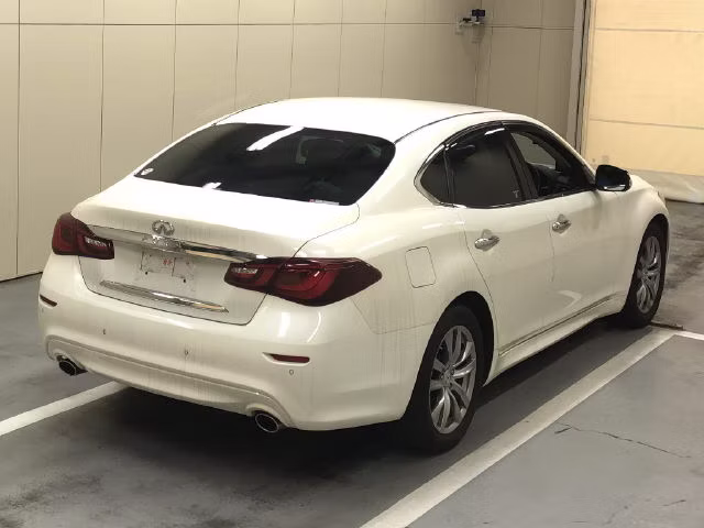 NISSAN FUGA