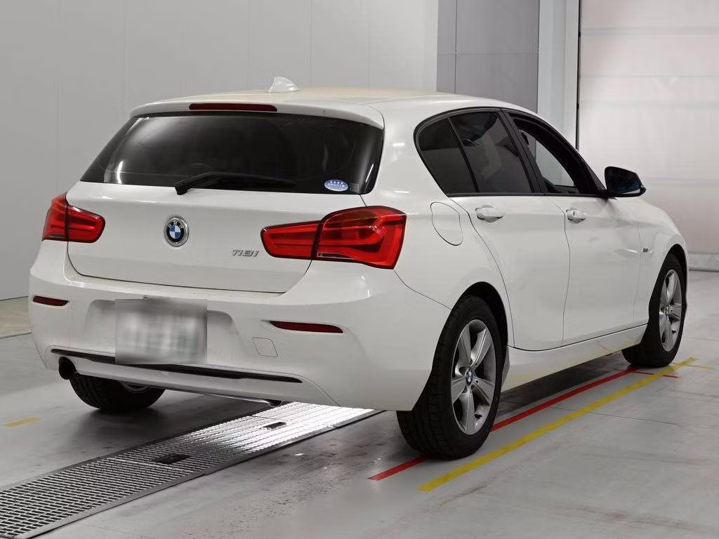 BMW 1-SERIES