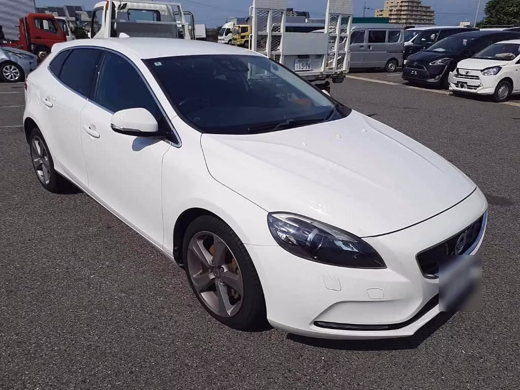 VOLVO V40