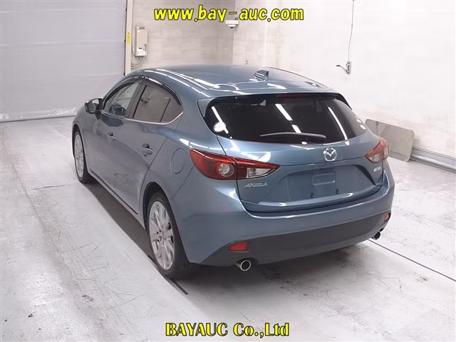 MAZDA AXELA