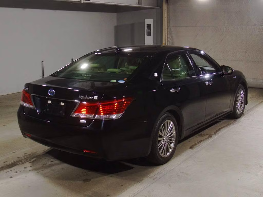 TOYOTA CROWN
