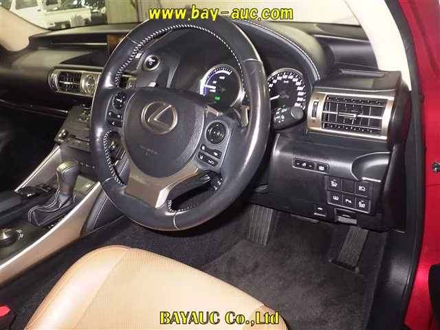 LEXUS IS300H