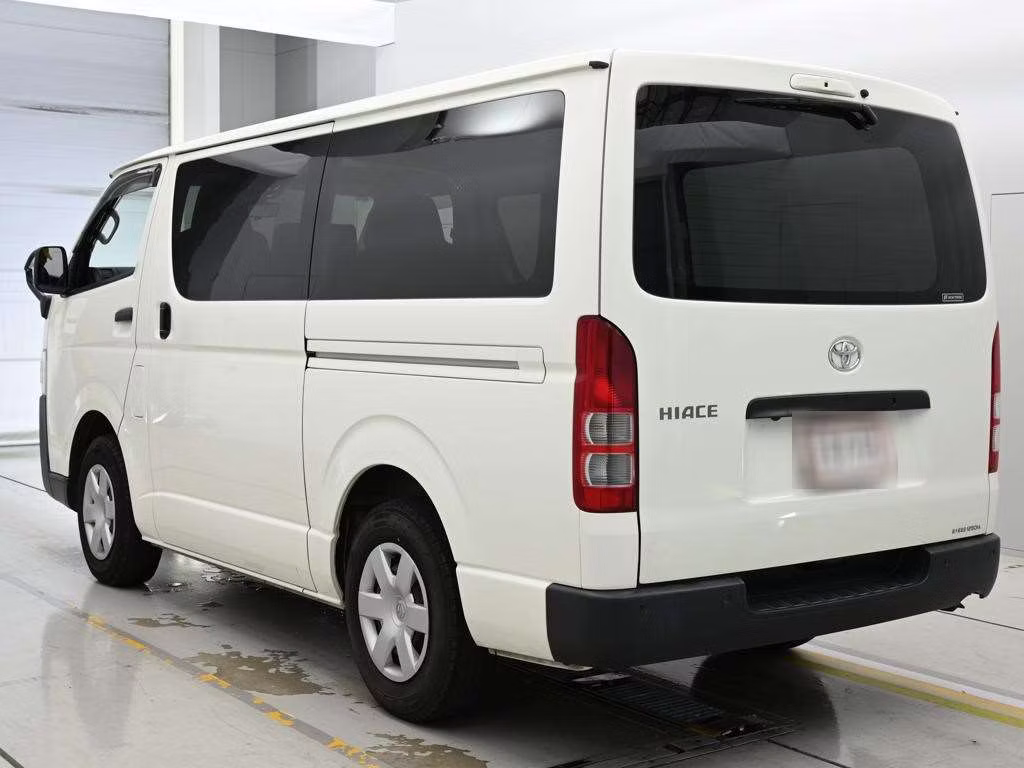 TOYOTA REGIUS ACE