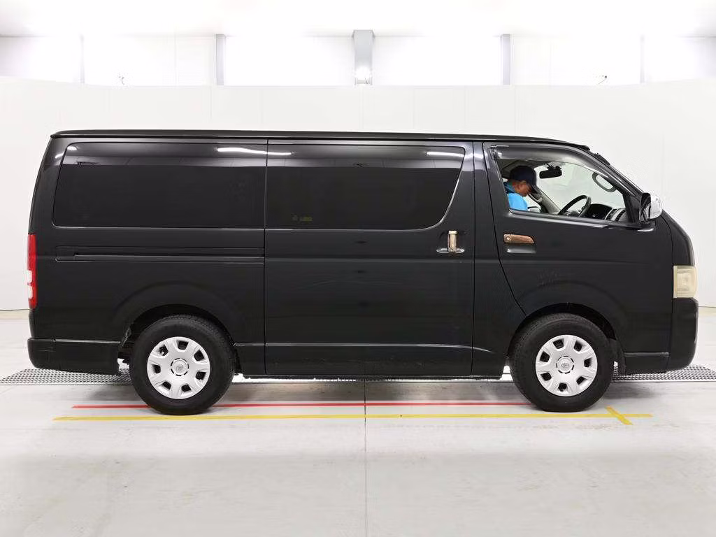 TOYOTA REGIUS ACE