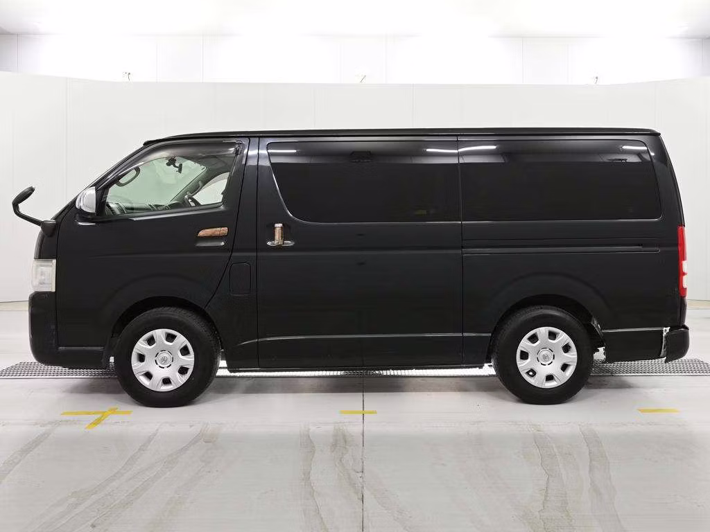 TOYOTA REGIUS ACE