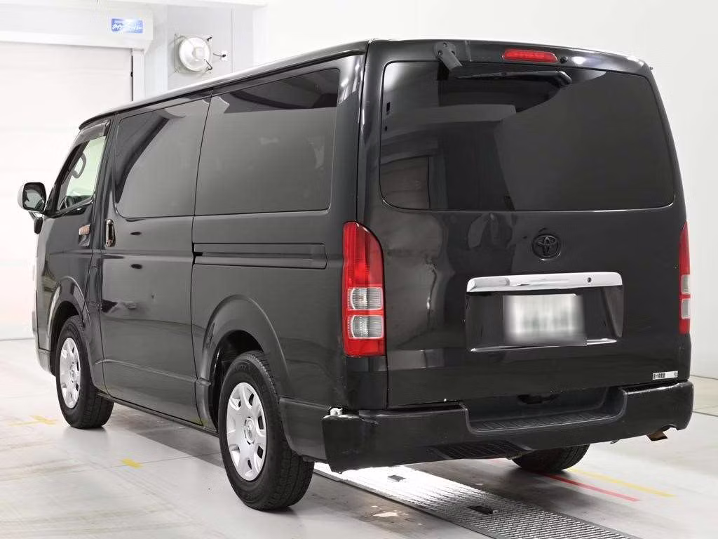TOYOTA REGIUS ACE