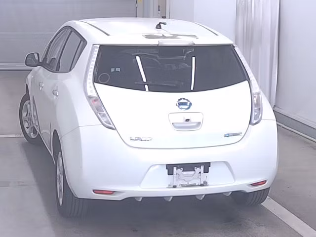 NISSAN LEAF