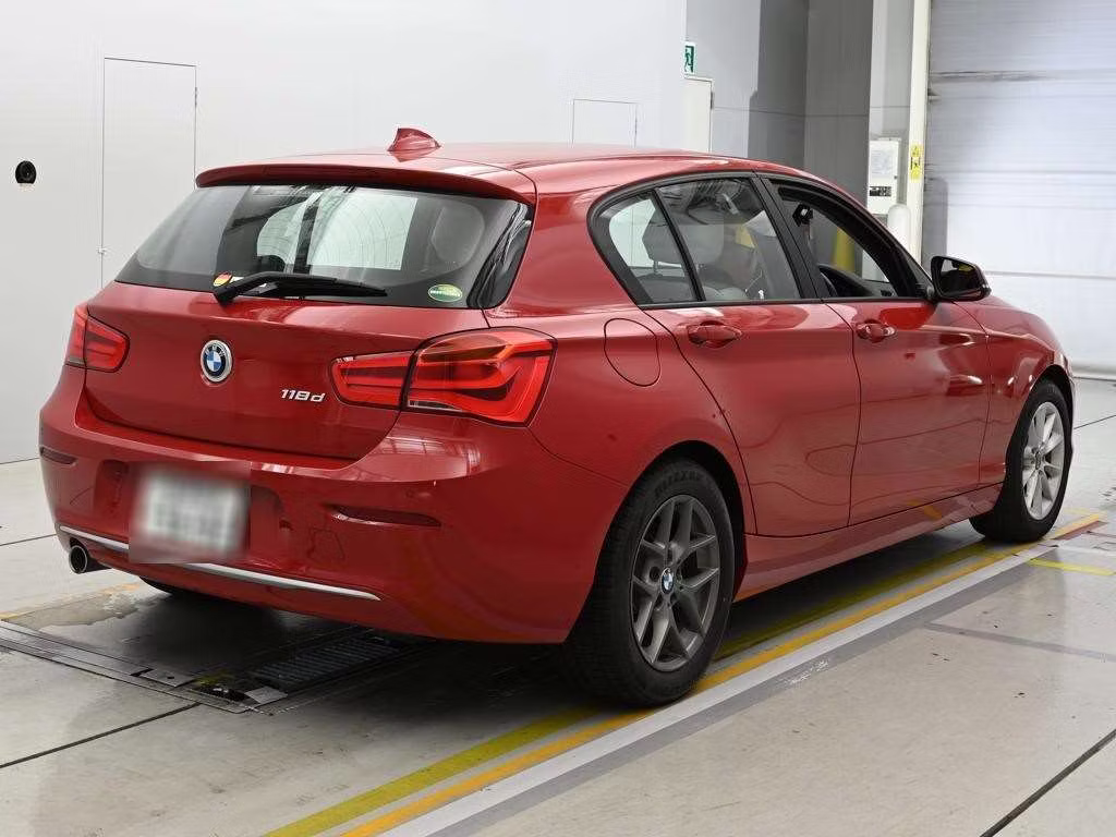 BMW 1-SERIES