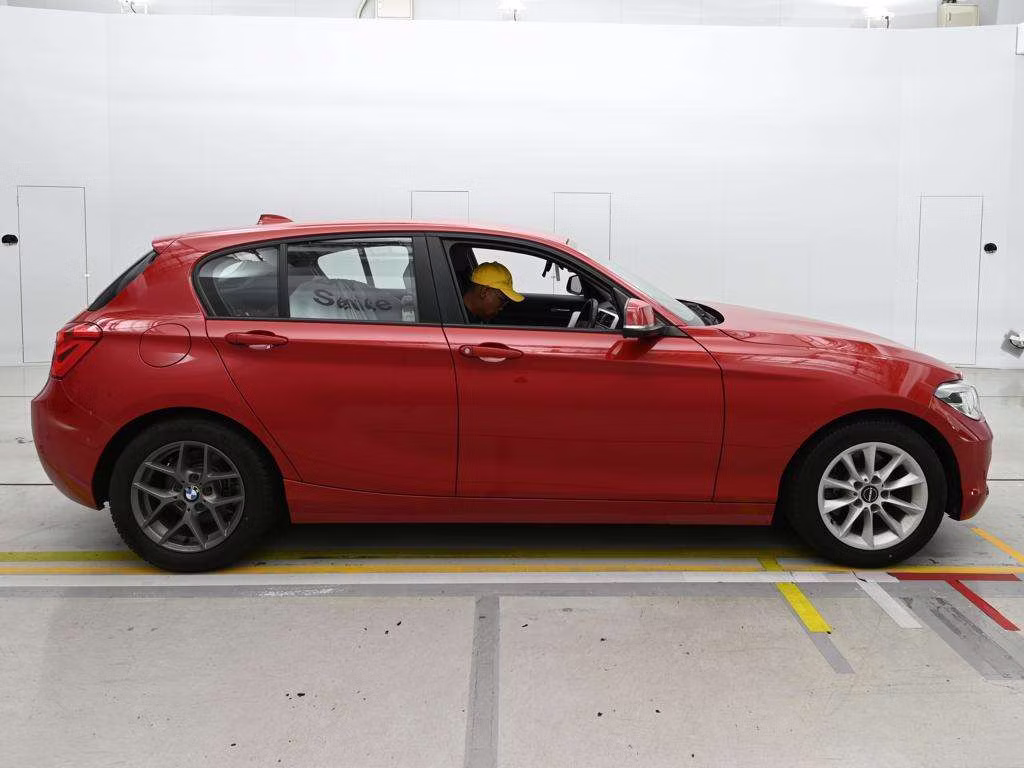 BMW 1-SERIES