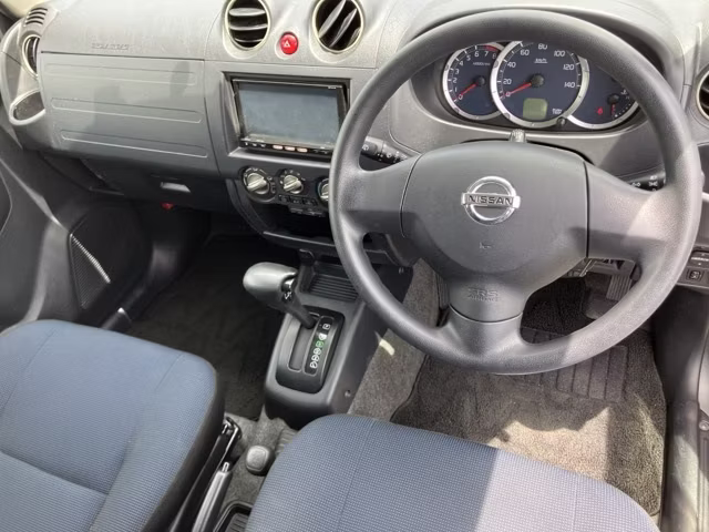 NISSAN KIX