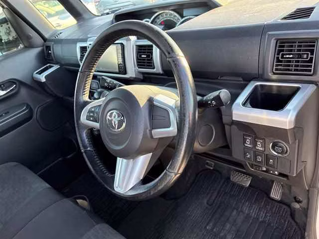 TOYOTA PIXIS MEGA