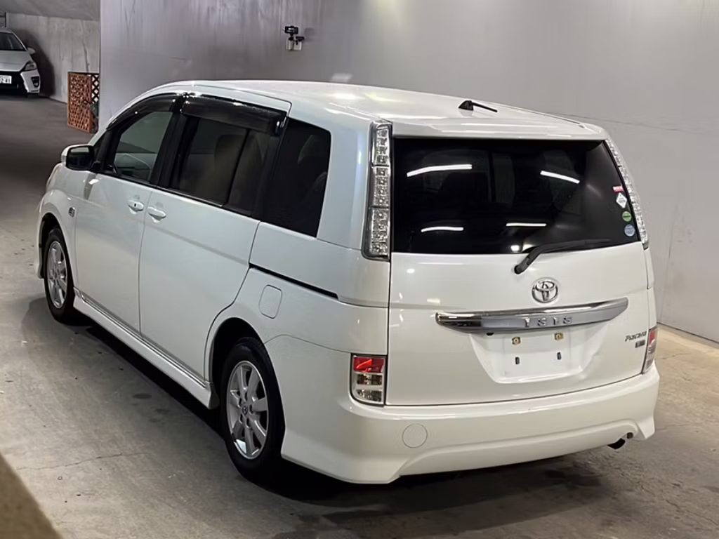 TOYOTA ISIS