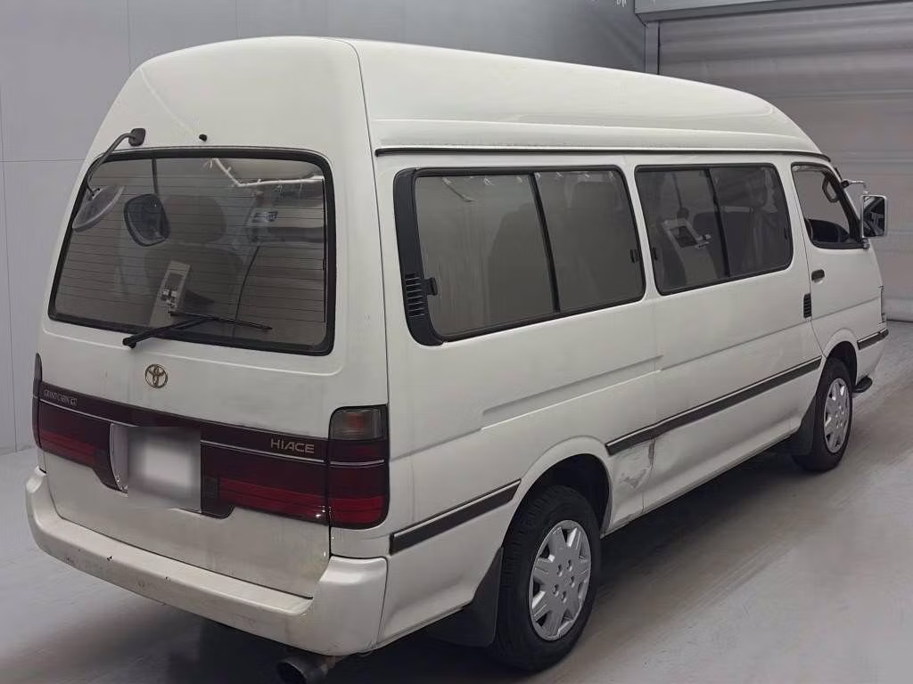 TOYOTA HIACE