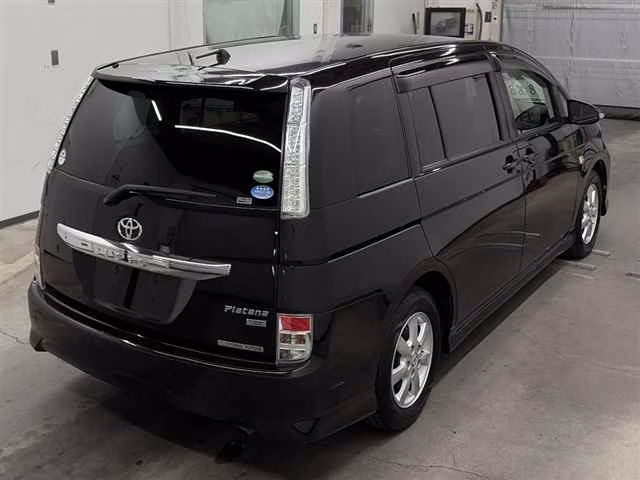 TOYOTA ISIS