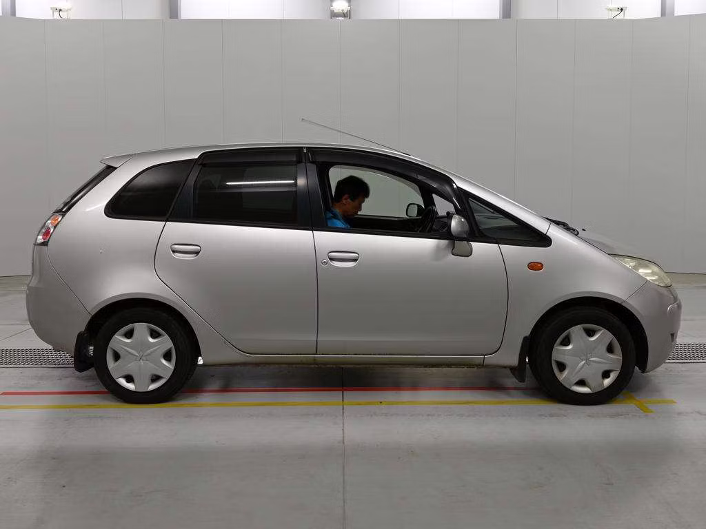 MITSUBISHI COLT PLUS