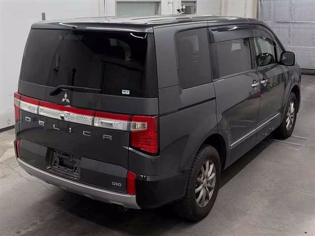 MITSUBISHI DELICA D:5