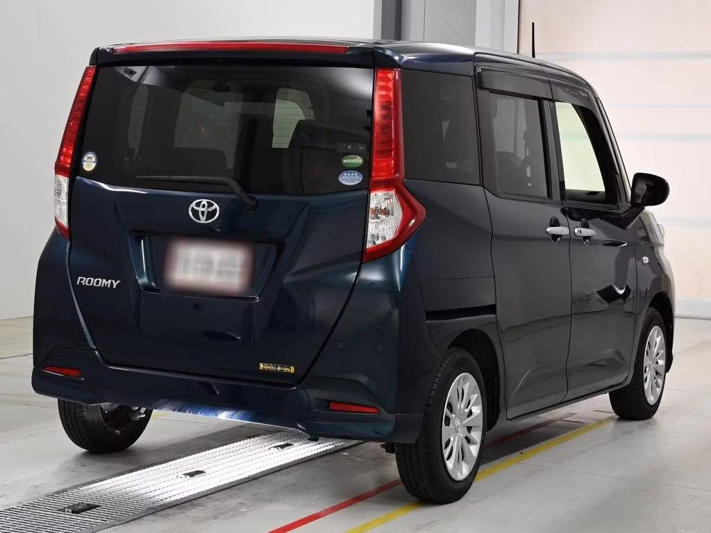 TOYOTA ROOMY