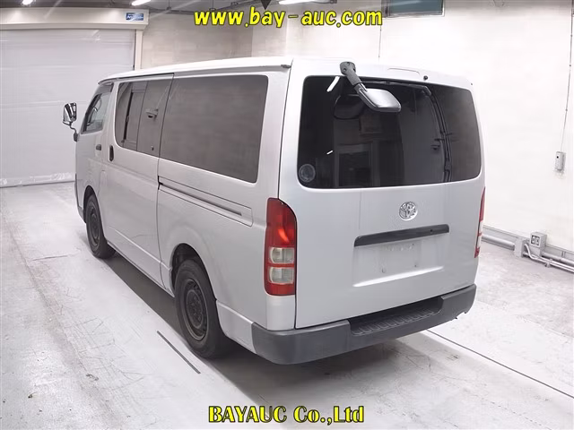 TOYOTA REGIUS ACE