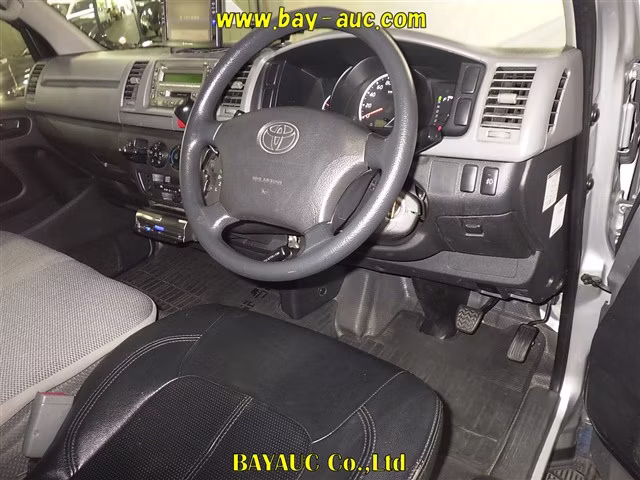 TOYOTA REGIUS ACE