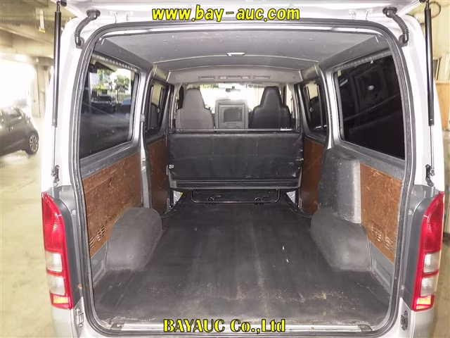 TOYOTA REGIUS ACE