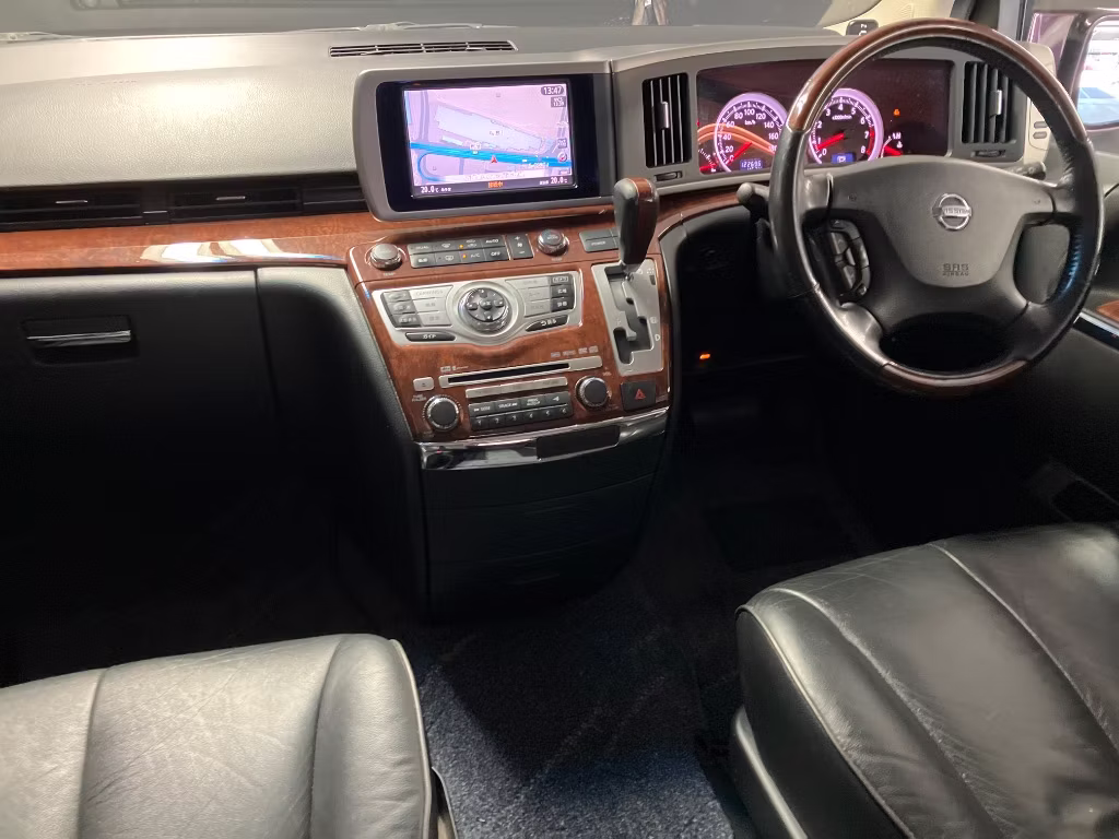 NISSAN ELGRAND