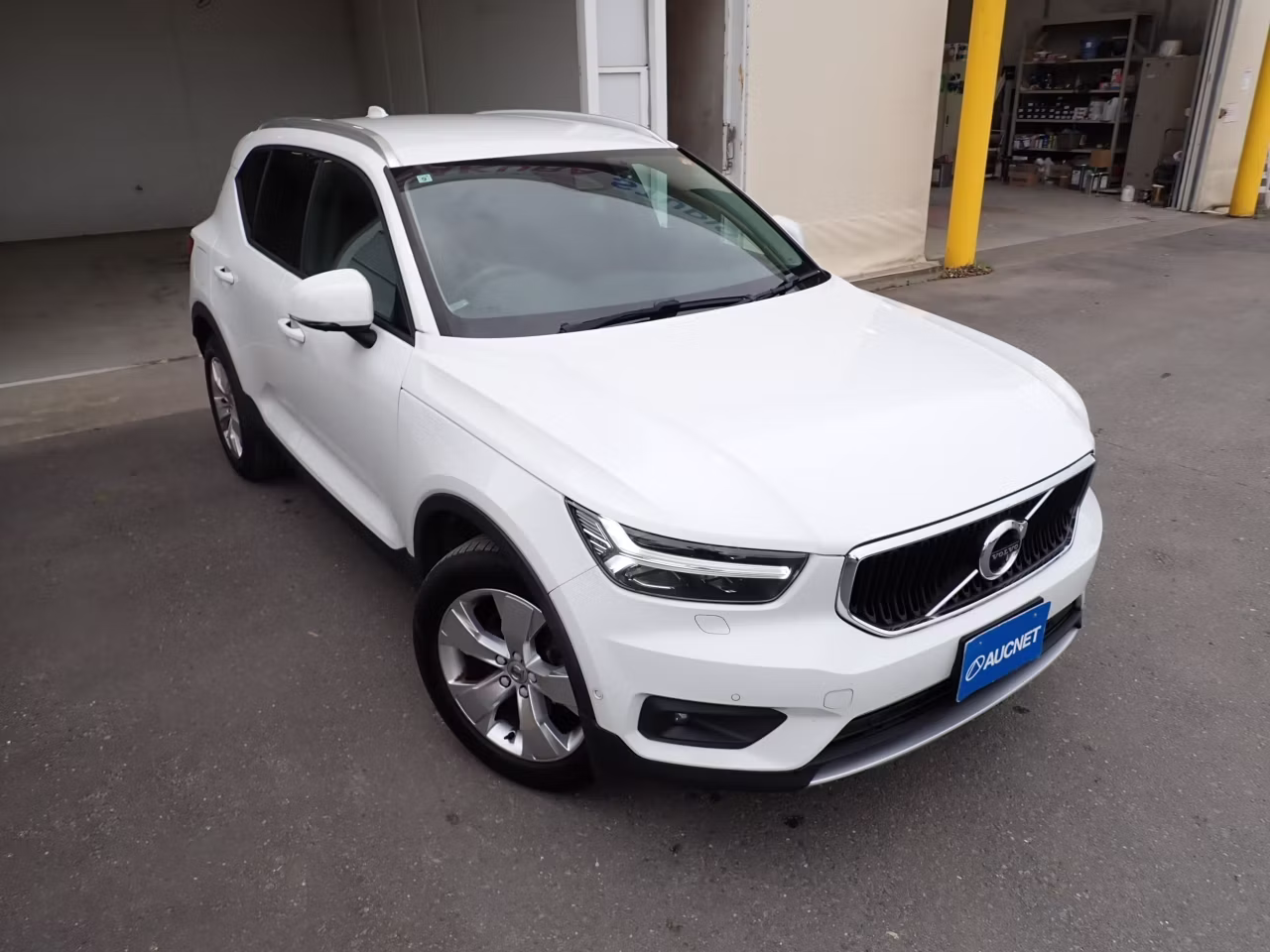 VOLVO XC40