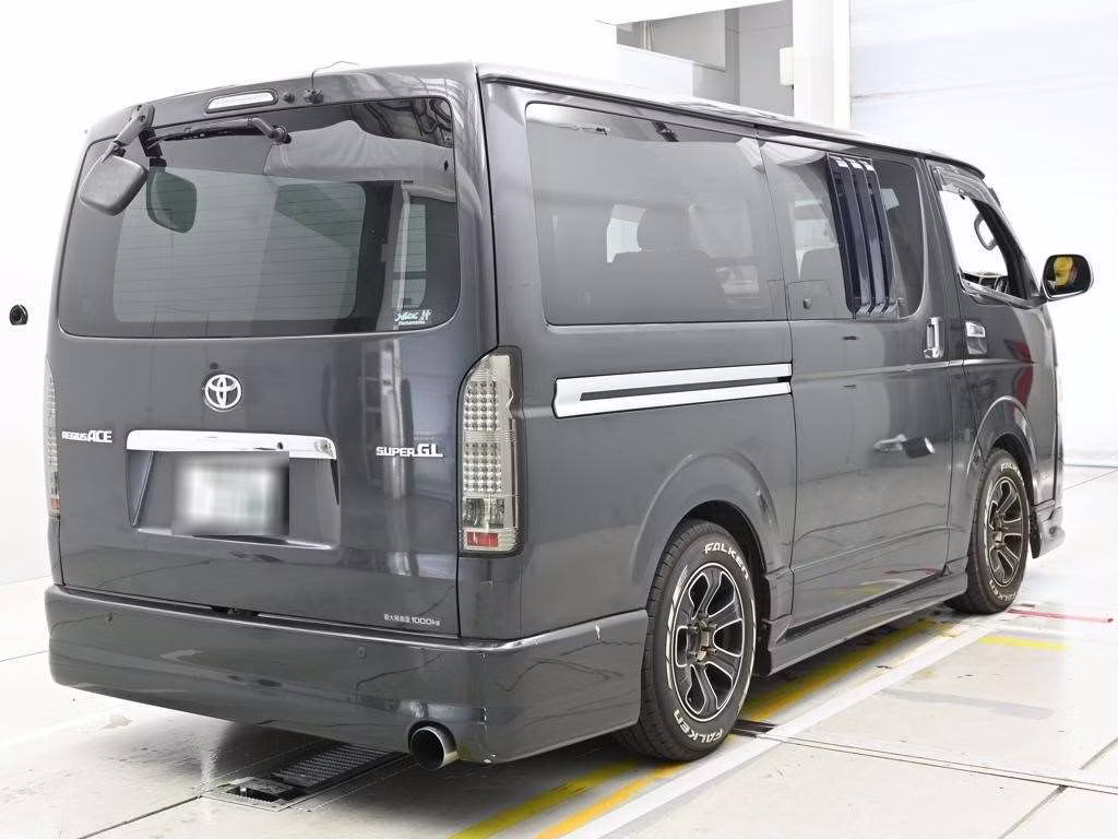 TOYOTA REGIUS ACE