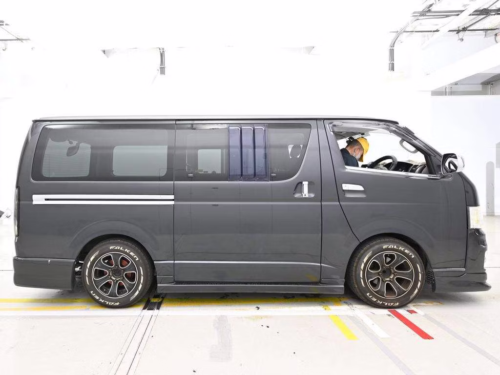 TOYOTA REGIUS ACE
