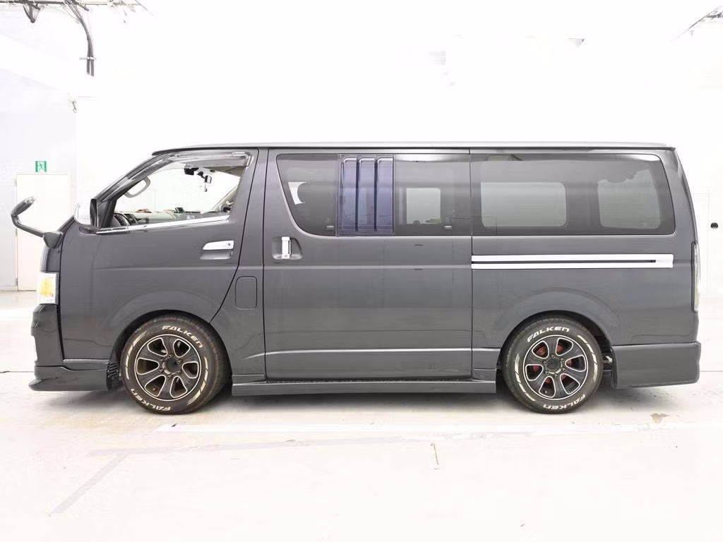 TOYOTA REGIUS ACE