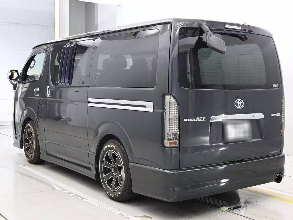 TOYOTA REGIUS ACE