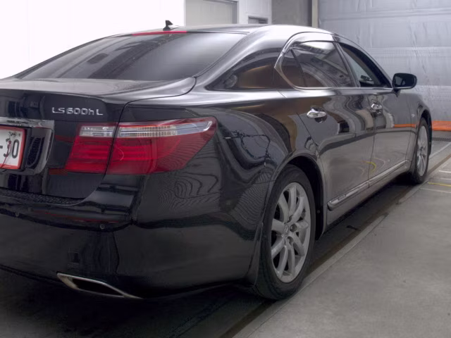 LEXUS LS600H