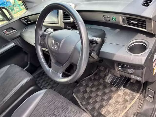 HONDA FREED SPIKE