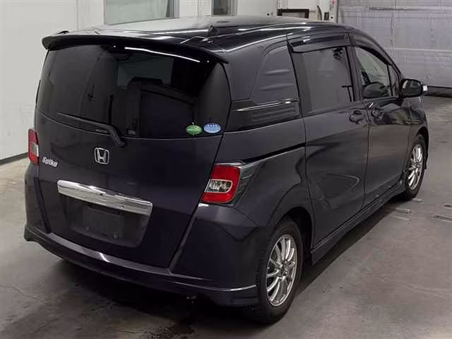 HONDA FREED SPIKE