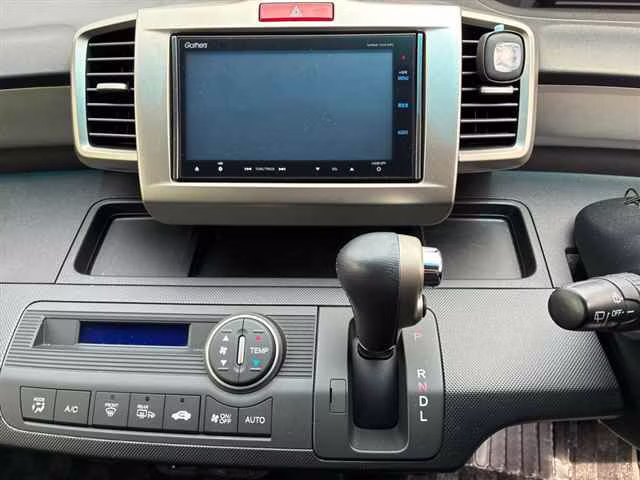 HONDA FREED SPIKE