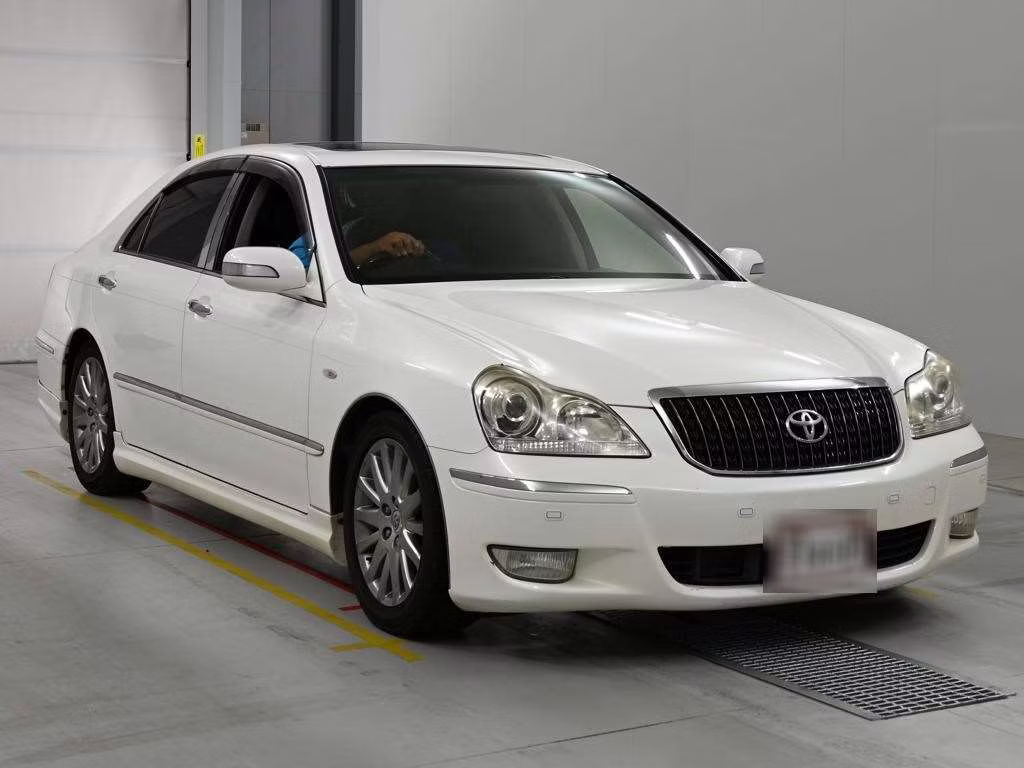 TOYOTA CROWN MAJESTA