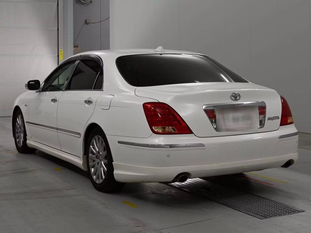 TOYOTA CROWN MAJESTA