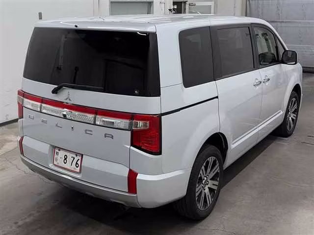 MITSUBISHI DELICA D:5