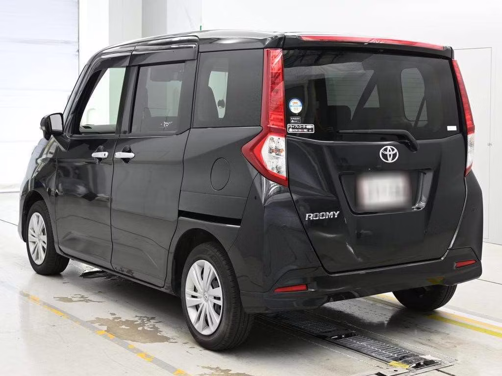 TOYOTA ROOMY