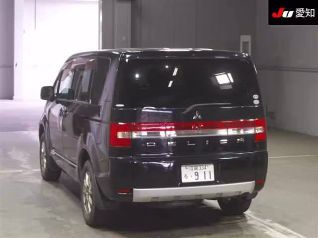 MITSUBISHI DELICA D:5