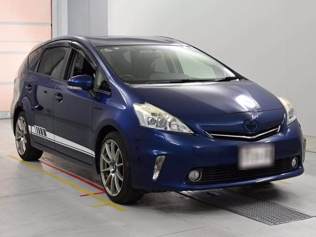 TOYOTA PRIUS ALPHA