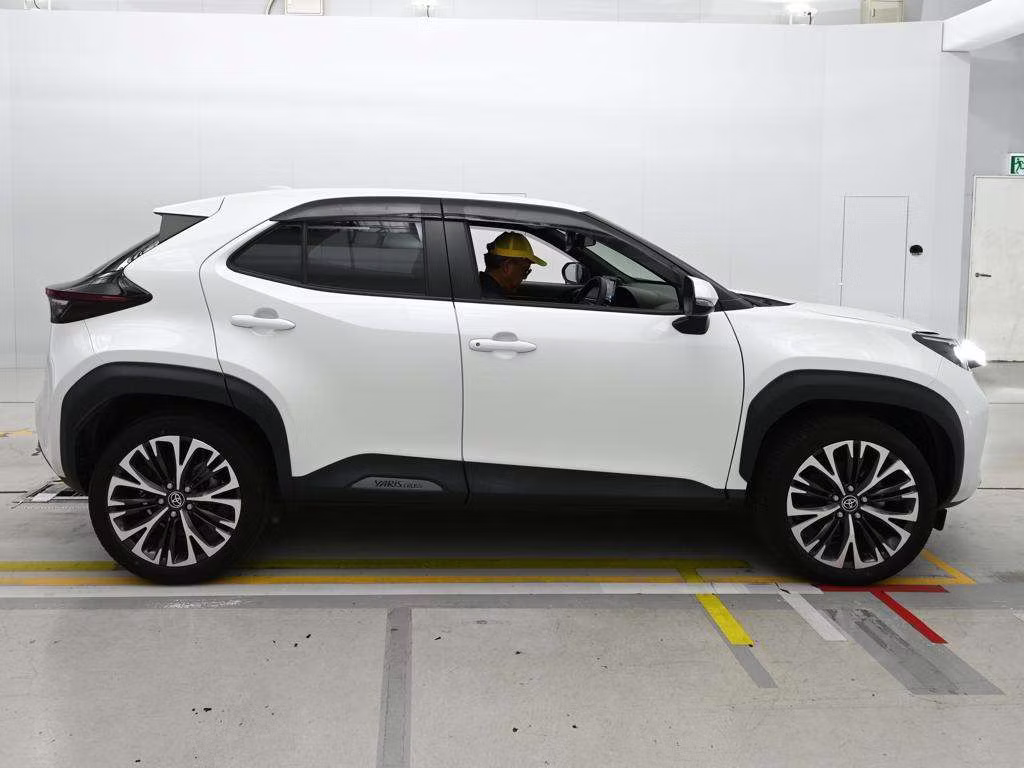 TOYOTA YARIS CROSS